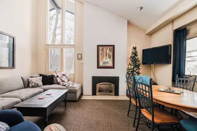 Image de Village Slopeside: Ski to Boyneland lift-Sleeps 10