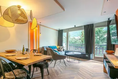 Image de Appartement rénové avec wifi et animaux acceptés au cœur de Val-d'Isère