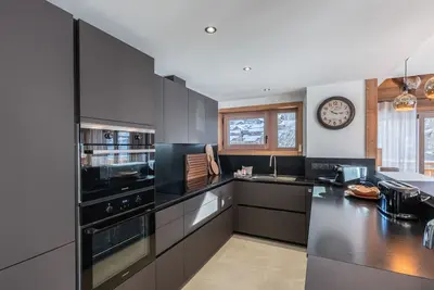Image de Duplex à Méribel, 12 pers, près du centre, 4 chambres, dortoir enfants, garage, Wifi
