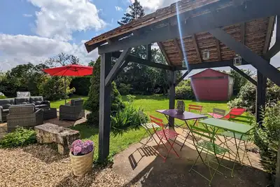 Image de Havre de paix en Berry avec jardin et cheminée