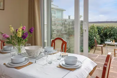 Image de Awalek, Cumber Close, pet friendly, with a garden in Malborough