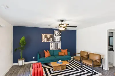 Image de Dazzle-In Old Town-Walk to Entertainment District