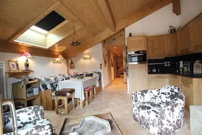Image de Appartement 3p 55 m2 dans chalet de grand standing. Très proche des remontées.