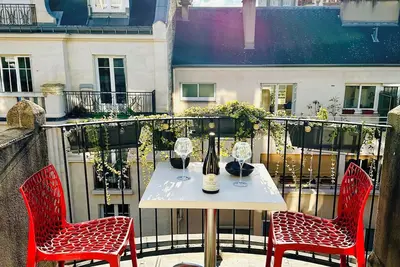 Image de Appartement Art Déco pour 2/3 personnes avec terrasse, proche de la Tour Eiffel