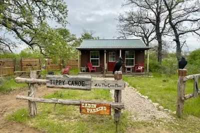 Image de Tippy Canoe - Castell Vacation Cabin - Sleeps 4