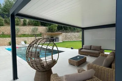 Image de Superbe villa à louer à Super Cannes