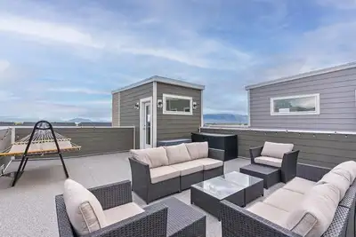 Image de Central Location, Rooftop & Balcony!