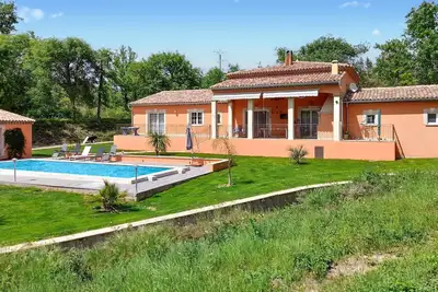 Image de Superbe maison à Villecroze avec WiFi