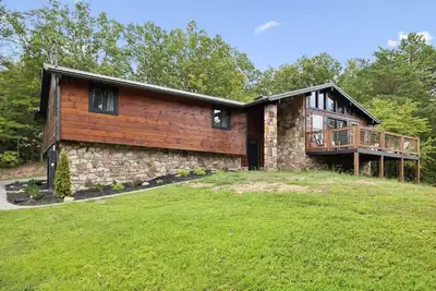 Image de Luxury Cabin with Indoor Pool, Theater, Hot Tub & Fire Pit Sleeps 20