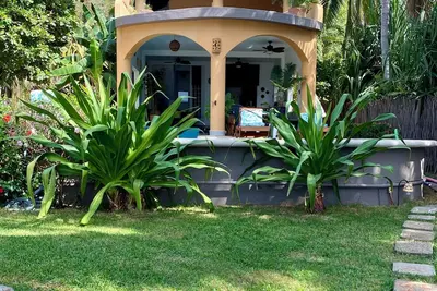 Image de Casa Pelicanos is a private beachfront home with pool. Short walk to town. \n