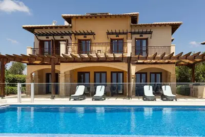 Image de A Paradise of Luxury and Endless Sea Views