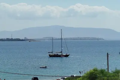 Image de Classy 1-bedroom condo; WiFi, Ac, home-office, playroom, sea view at Salamina