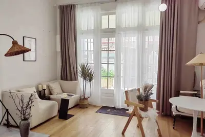 Image de Shanghai historical art apartment near Nanjing Road