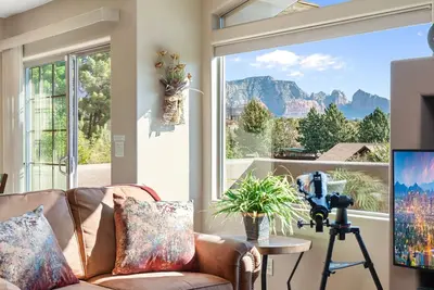 Image de West Sedona - Private Balcony with Red Rock View close to trails, shops, dining!