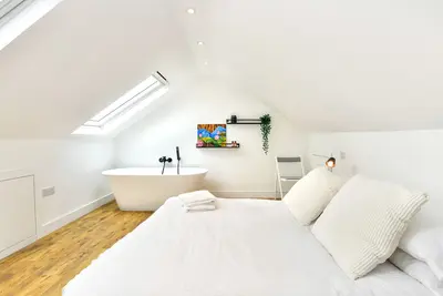 Image de Pass the Keys | Two bedroom canton retreat!