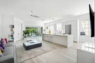 Image de Private Modern Oasis/ gated community in beautiful Delray Beach