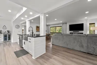 Image de Completely Remodeled 3 Bdr, 2 Bath, Golf Course View Condo