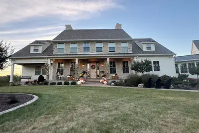 Image de Secluded, private, 7500 square foot home just 30 minutes from Lambeau Field.