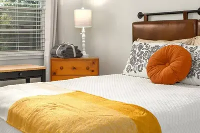 Image de Heights Brands by Oasis - Condo Uno - the best of Birmingham - charming home