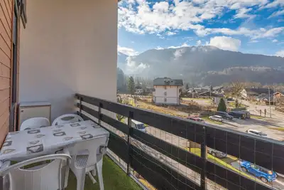 Image de Appartement 'Les Dorines - 6 Pers - Immoclean' avec vue sur les montagnes, balcon et Wi-Fi