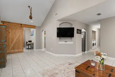 Image de Charming 3-bedroom house with Tesla charger WiFi and Ac in Olmito Tx