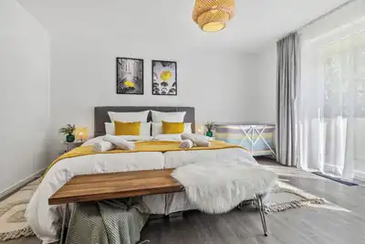 Image de Comfort apartment in Homburg - close to the university - 3 bedrooms - parking lot - bathtub - Wlan