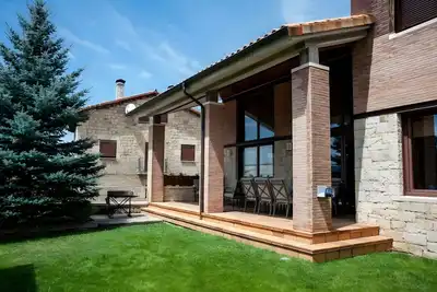 Image de Maison de campagne \"San Lorenzo\" avec vue sur les montagnes, terrasse privée et Wi-Fi