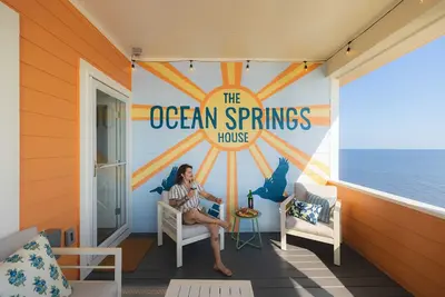 Image de Oceanfront, Hot tub, Firepit, Kayaks, Dog-Friendly