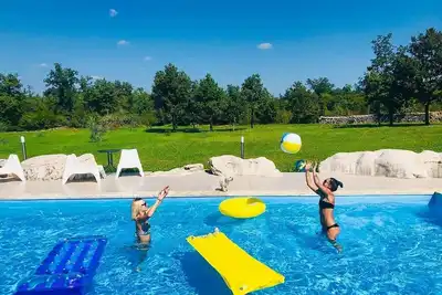 Image de Villa with 9 bedrooms for 22 people Stancija Negricani