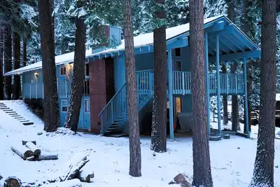 Image de LuvTahoe Spacious 5 bedroom house in charming North Lake Tahoe in Carnelian Bay