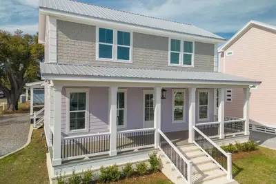 Image de Exceptional family sized home w/Gulf views walk to town & beach