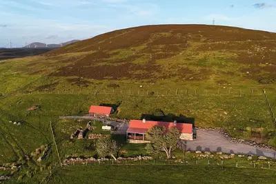 Image de Capercaillie Cottage, pet friendly, with hot tub in Rogart