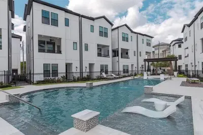 Image de Welcoming 3-bedroom townhome in Heart of Houston