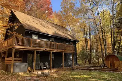 Image de Two Bedroom Chalet Suite Steps From Ski Brule w/ Outdoor Hot Tub & Sauna