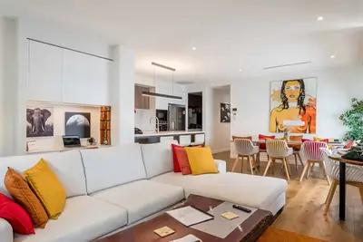 Image de The Eclectic Retreat - 3br with Parking