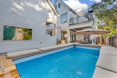 Image de Charming House with 6 Bedrooms and a Pool | Atx