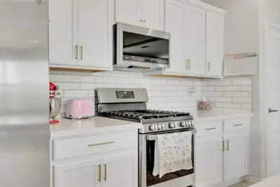 Image de 55 plus with 12 pickle ball courts Charming 2-bedroom villa, Surprise Arizona