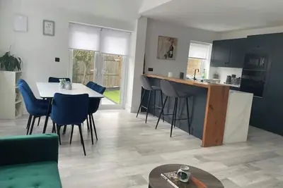 Image de Brand New Family House with free parking
