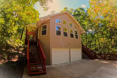 Image de Charming Private Setting Tree House, Fully Immersed In Nature On 2+ Acres
