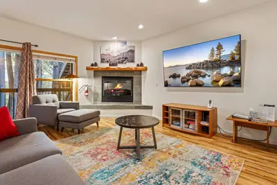 Image de Walk to River & Park | Mins to Palisades & Tahoe