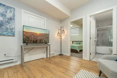 Image de Comfortable and centrally located guest suite