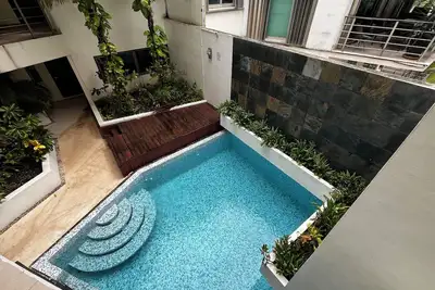 Image de 1 Bd huge and central apartment