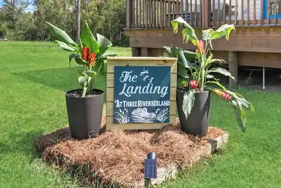 Image de Private Island Paradise: 2 Bed, 2 Bath Retreat with Dock, Boat Lift in Maurepas