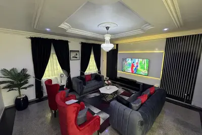 Image de Lagos Cozy 3 Bedroom duplex