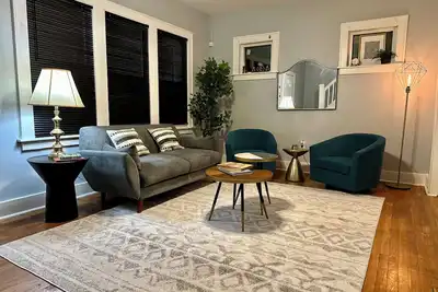 Image de Mid Century Modern 3-bedroom 2-bath house with WiFi, Ac, W backyard