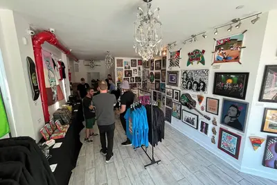 Image de Bright white space for events, ceremonies, celebrations, classes, and more!