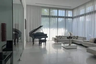 Image de Spacious 5-bedroom villa in delightful Miami with WiFi in the heart of Brickell