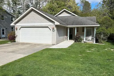 Image de Charming 3-bedroom - 2 bath house in the beachfront community of Pentwater! \n\n\n