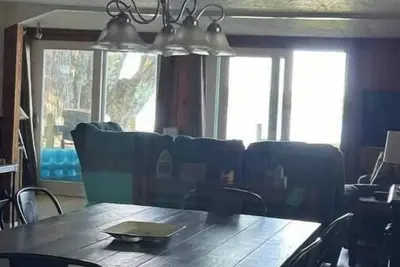 All Season Remote Lakefront House\n\n