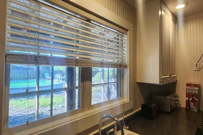 Image de Unique 3 B/R home near Beach, w/ separate guest unit, courtyard, pool, pets ok.